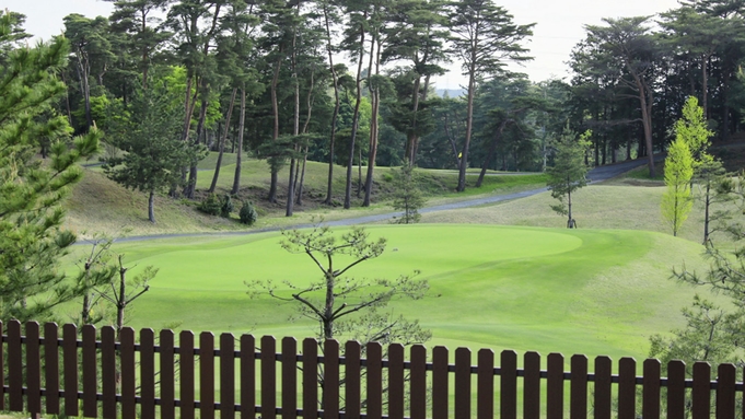 【ペット同伴・素泊まり】ゴルフコースに面した開放感のあるログハウスでゆったり休日を満喫